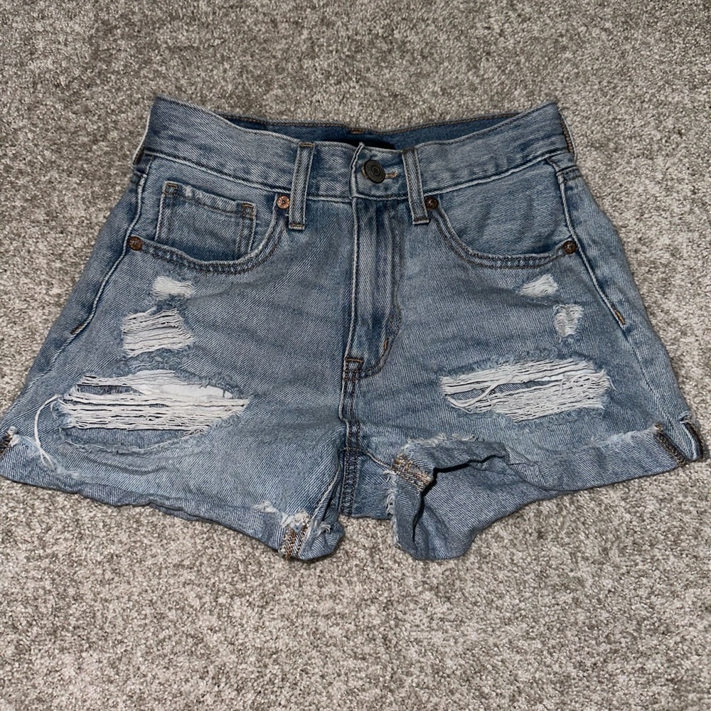 Aeropostale Light/Medium Wash Mom Shorts